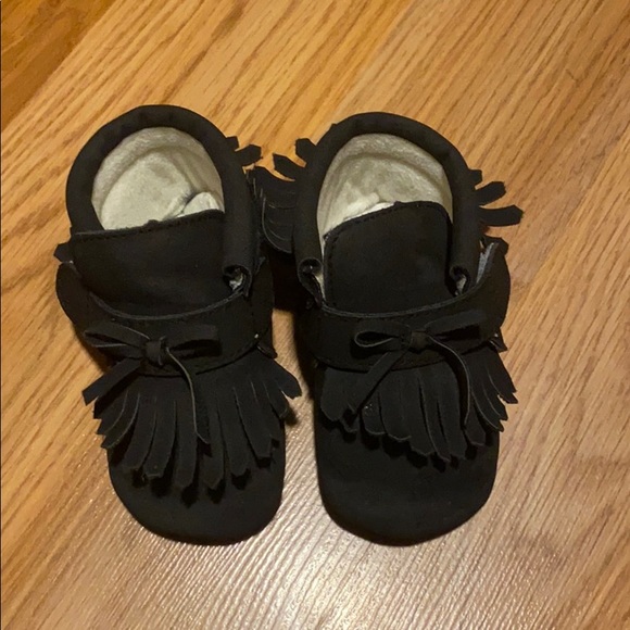 6-12 month baby moccasins - Picture 1 of 3